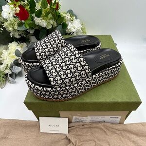 Women’s Gucci monogram Angelina slide platform sandals size 37 made in Italy